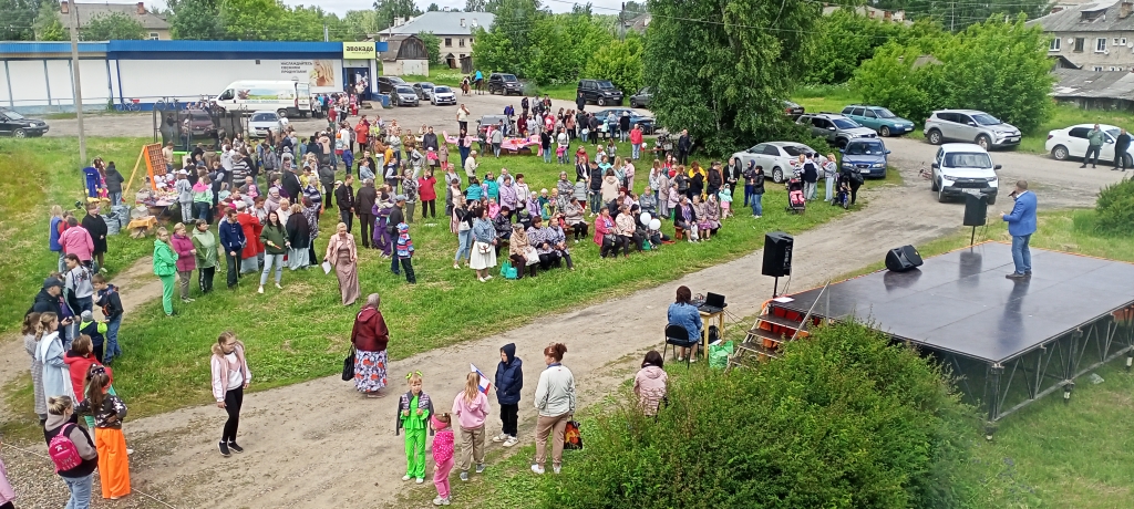 И вновь настал день, когда в село пришёл праздник!.