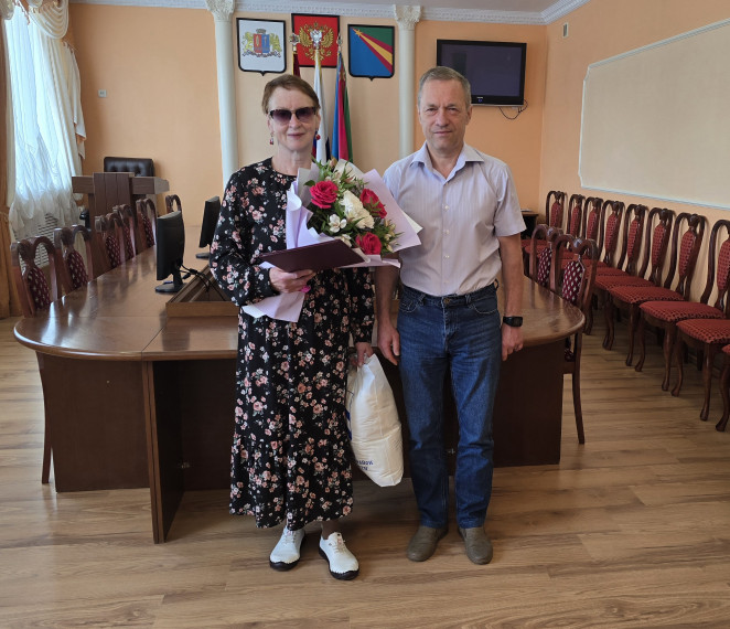 Вчера свой 65-й юбилей отметила Председатель районного совета ветеранов. Вчера свой 65-й юбилей отметила Председатель районного совета ветеранов.